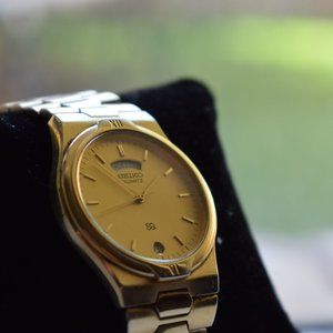 Vintage Seiko SQ Watch (5H23)